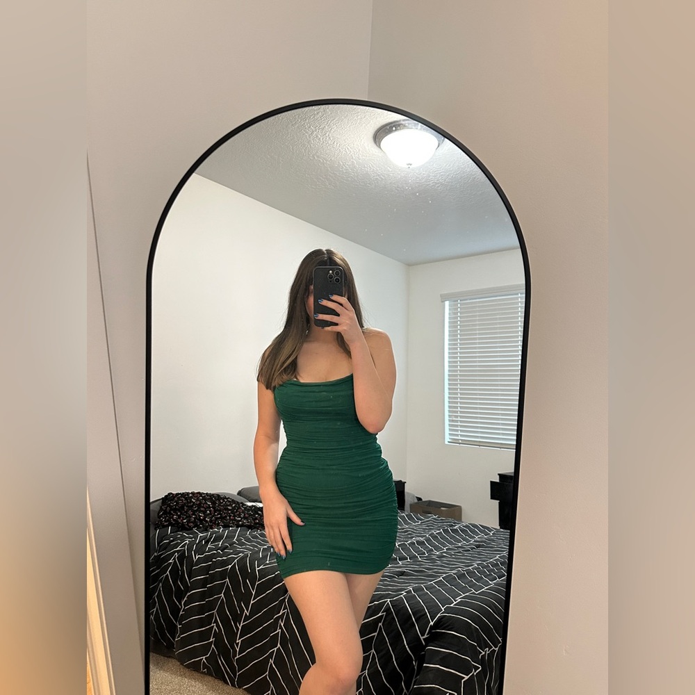 Parthea green ruched backless mini dress, size M new without tags